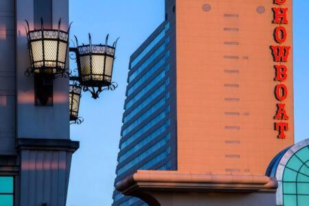 2Br 3Ba Ocean Front Condo On The Boardwalk Cozysuites Atlantic City Exterior foto